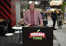 Fresh Time is an apple and sweet cherry exporter from Moldova. On the picture is Vitalie Obrijany